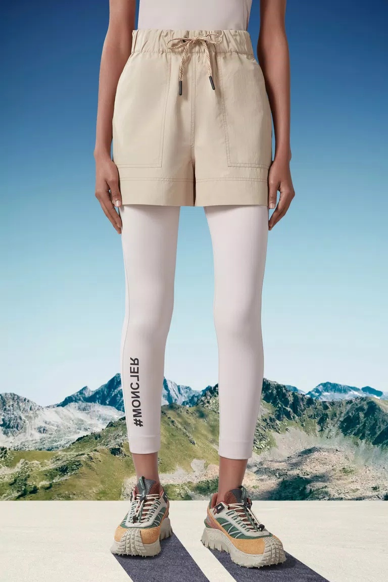 Moncler Technical Froissé Shorts Beige In Nude