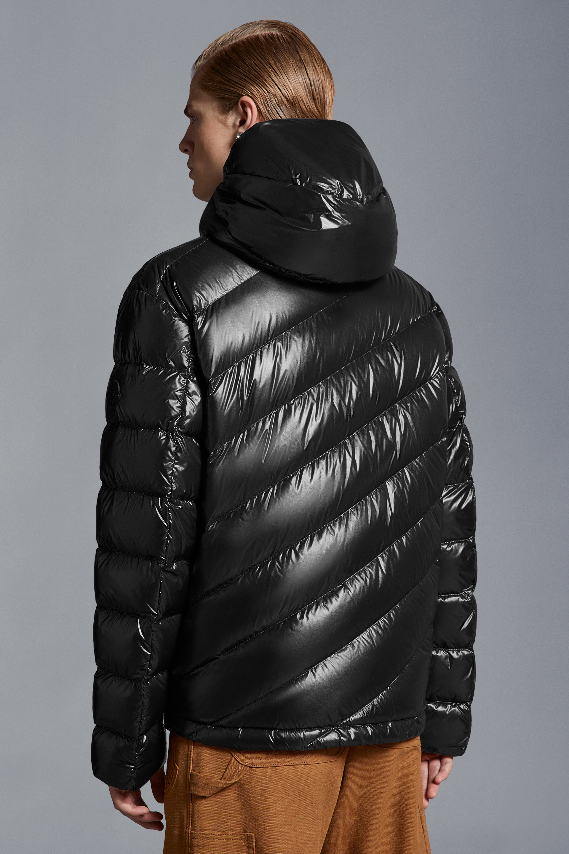 Moncler Shama Logo-print Quilted Puffer Jacket In Black