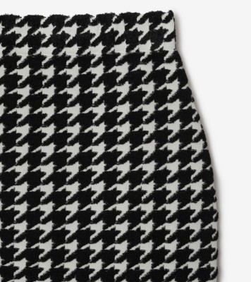 Burberry Houndstooth-pattern Mini Skirt In Black