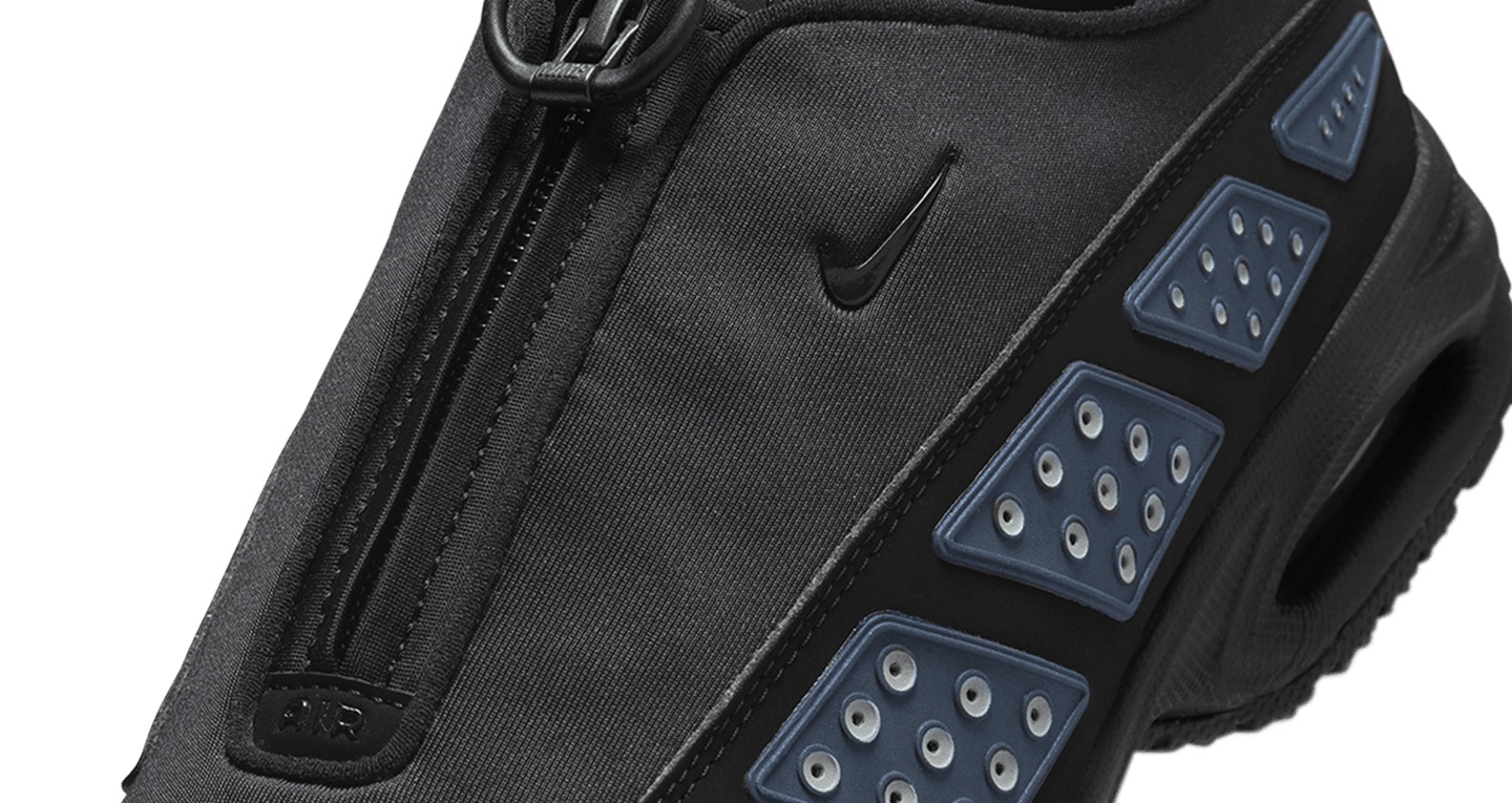 Nike Mesh Upper Sneakers Featuring Pull Tab In Black