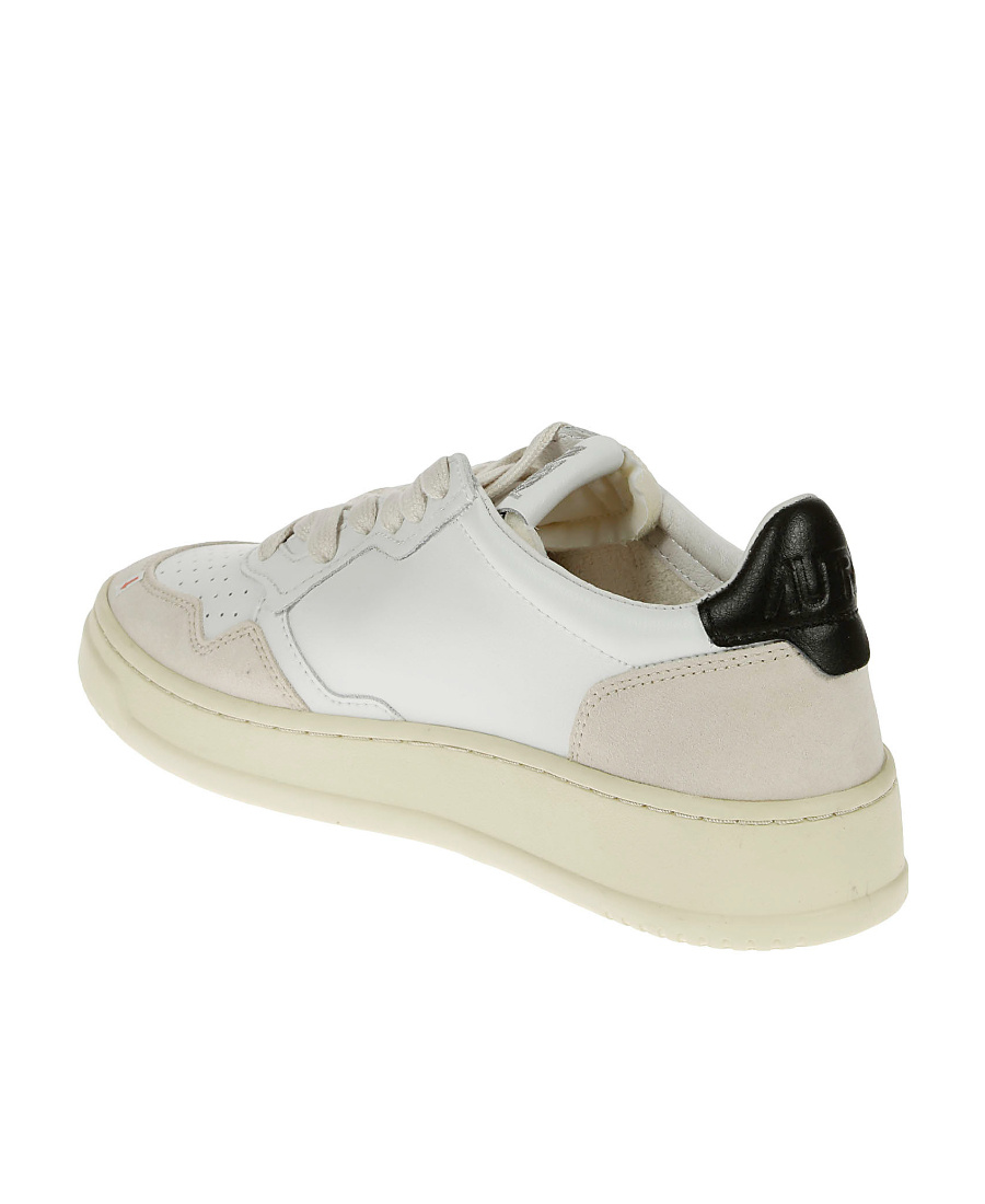 Autry Medalist Low-top Sneakers In Nude