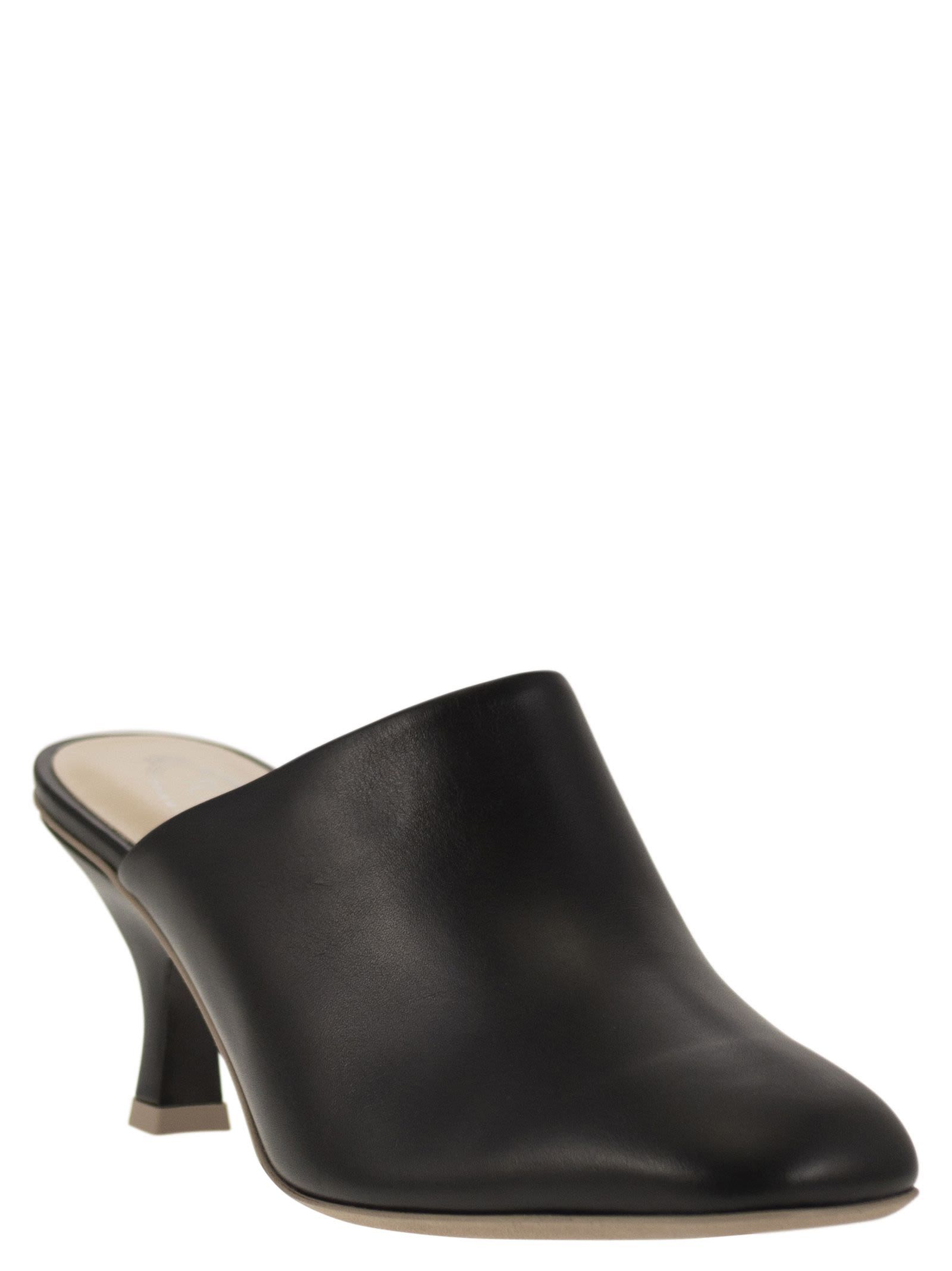 TOD'S 65 LEATHER MULES 