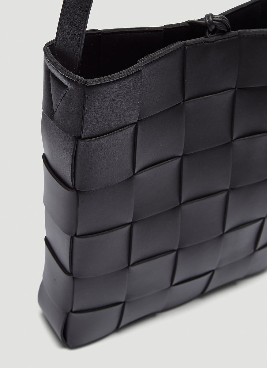 Bottega Veneta Cassette Intrecciato Shoulder Bag In Black
