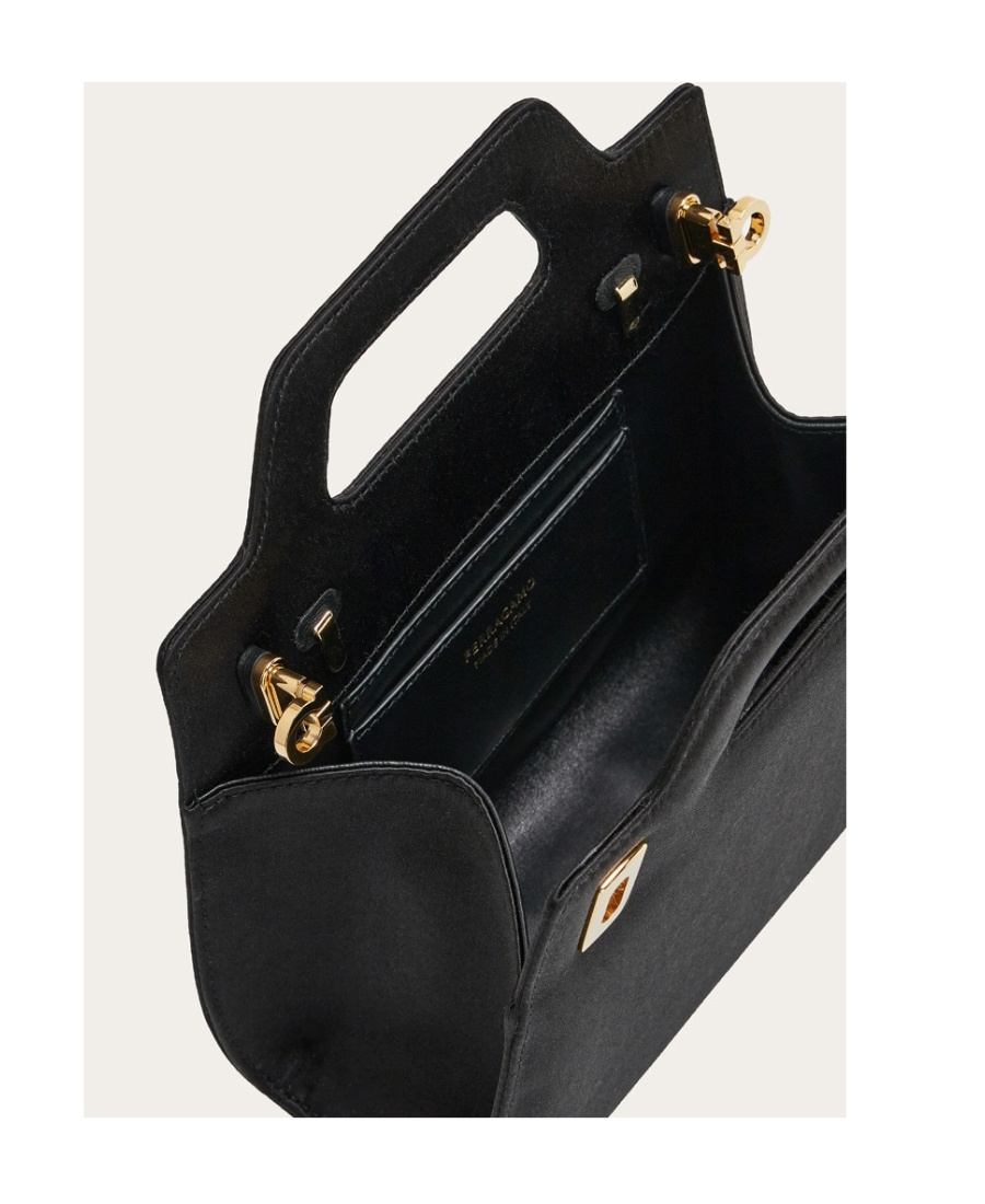 Ferragamo Salvatore Handbags In Black