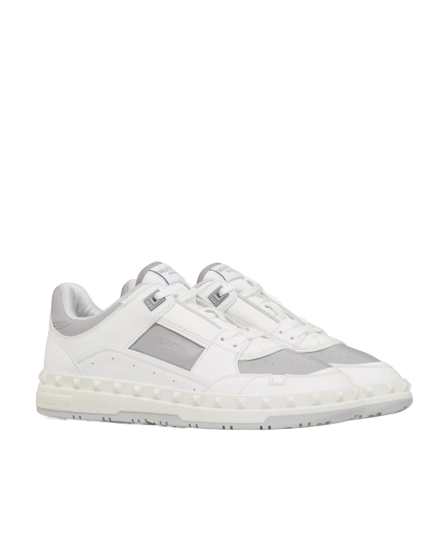 Valentino Freedots Leather Sneaker In White/light Gray