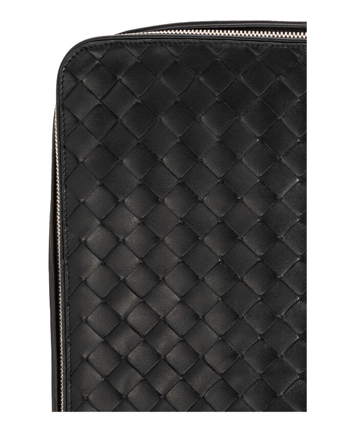 Bottega Veneta Medium Intreciato Clutch In Black