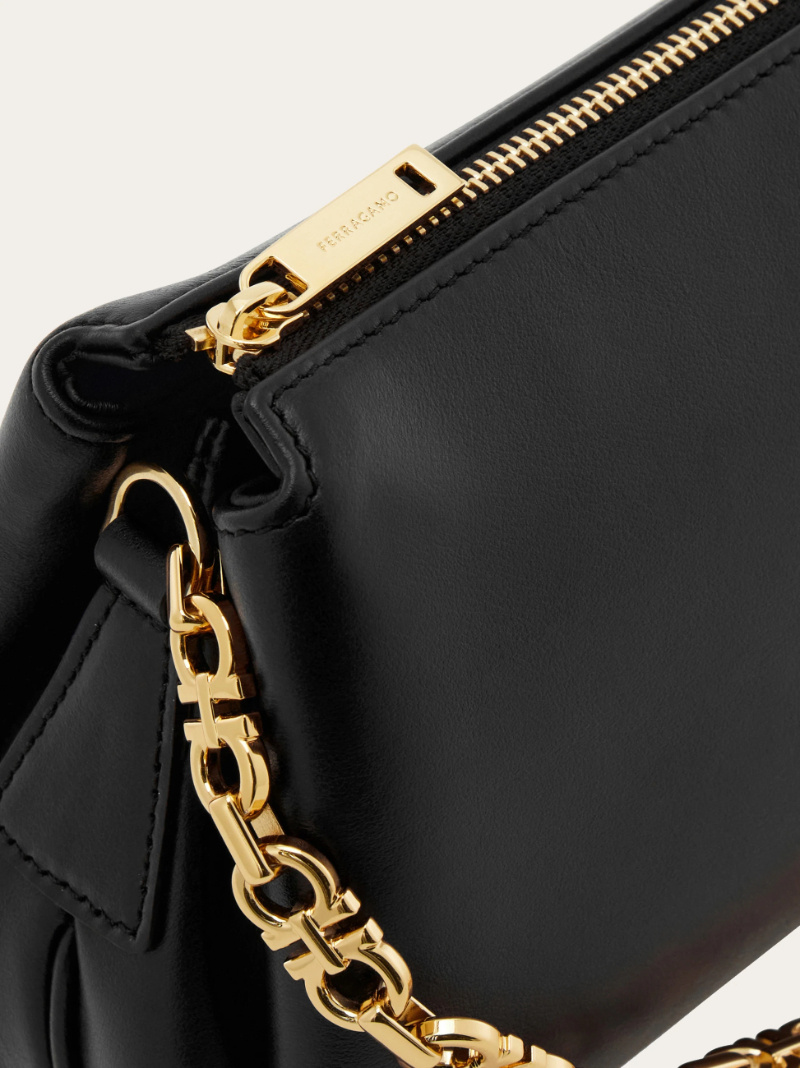 Ferragamo Embossed Logo Chain Strap Mini Bag In Black