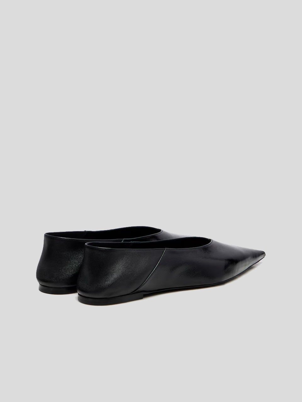 Saint Laurent Pointed Toe Flats In Black