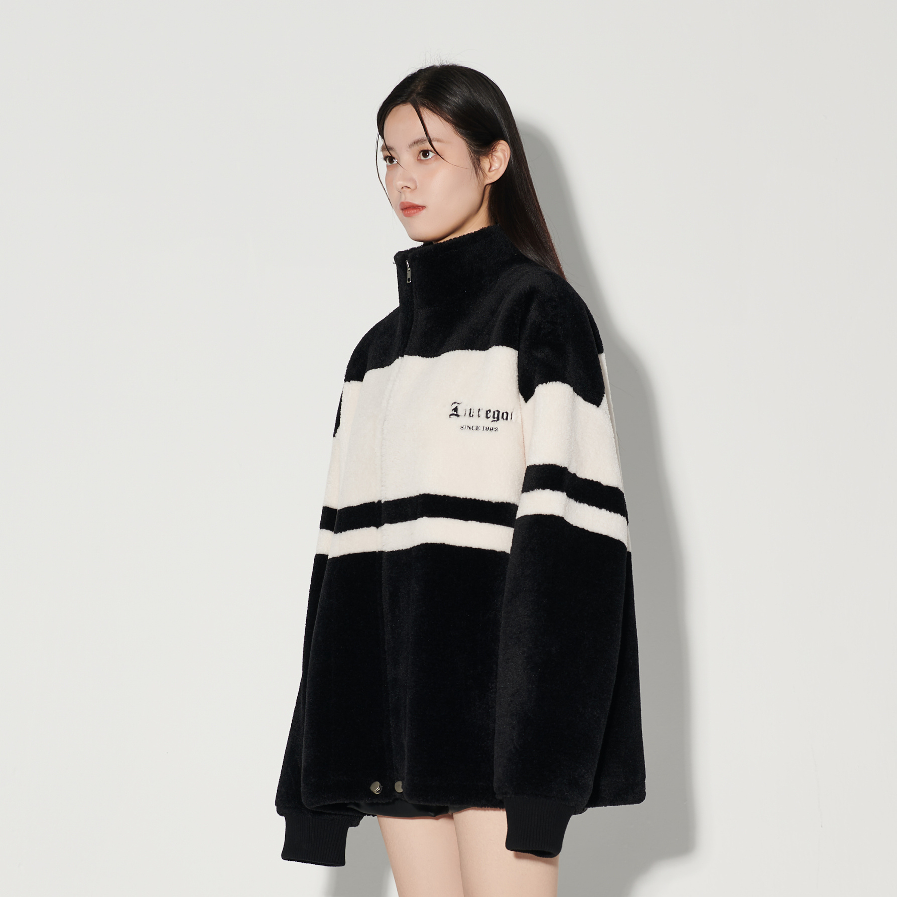 Liuregali Logo Collar Casual Jacket In Black