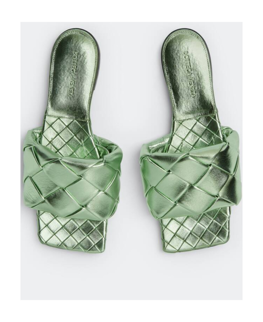 Bottega Veneta Logo Weaving Square Head Cool Drag In Green