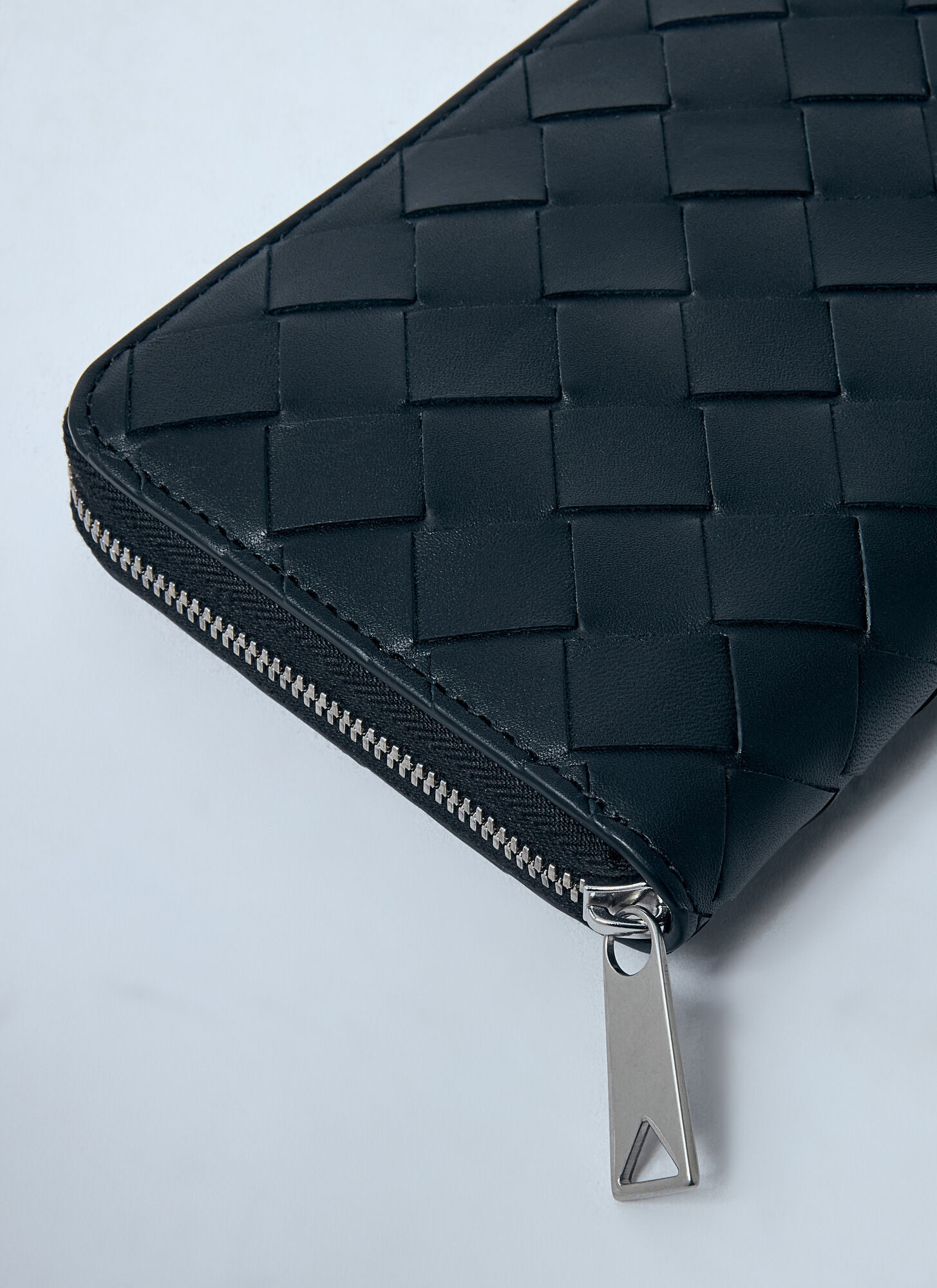 Bottega Veneta Zipper Wallet In Black