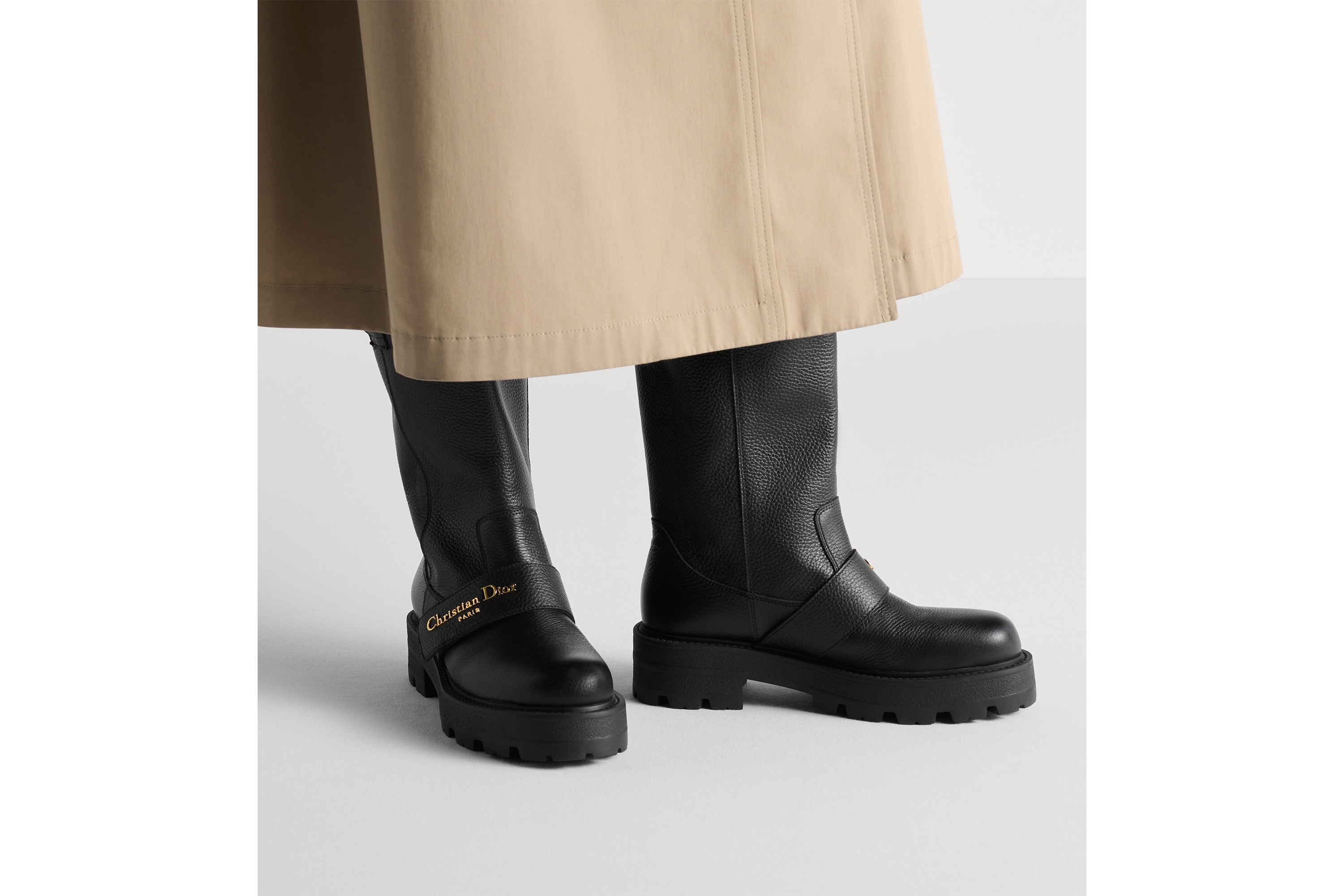 Dior Round-toed Boots In Black