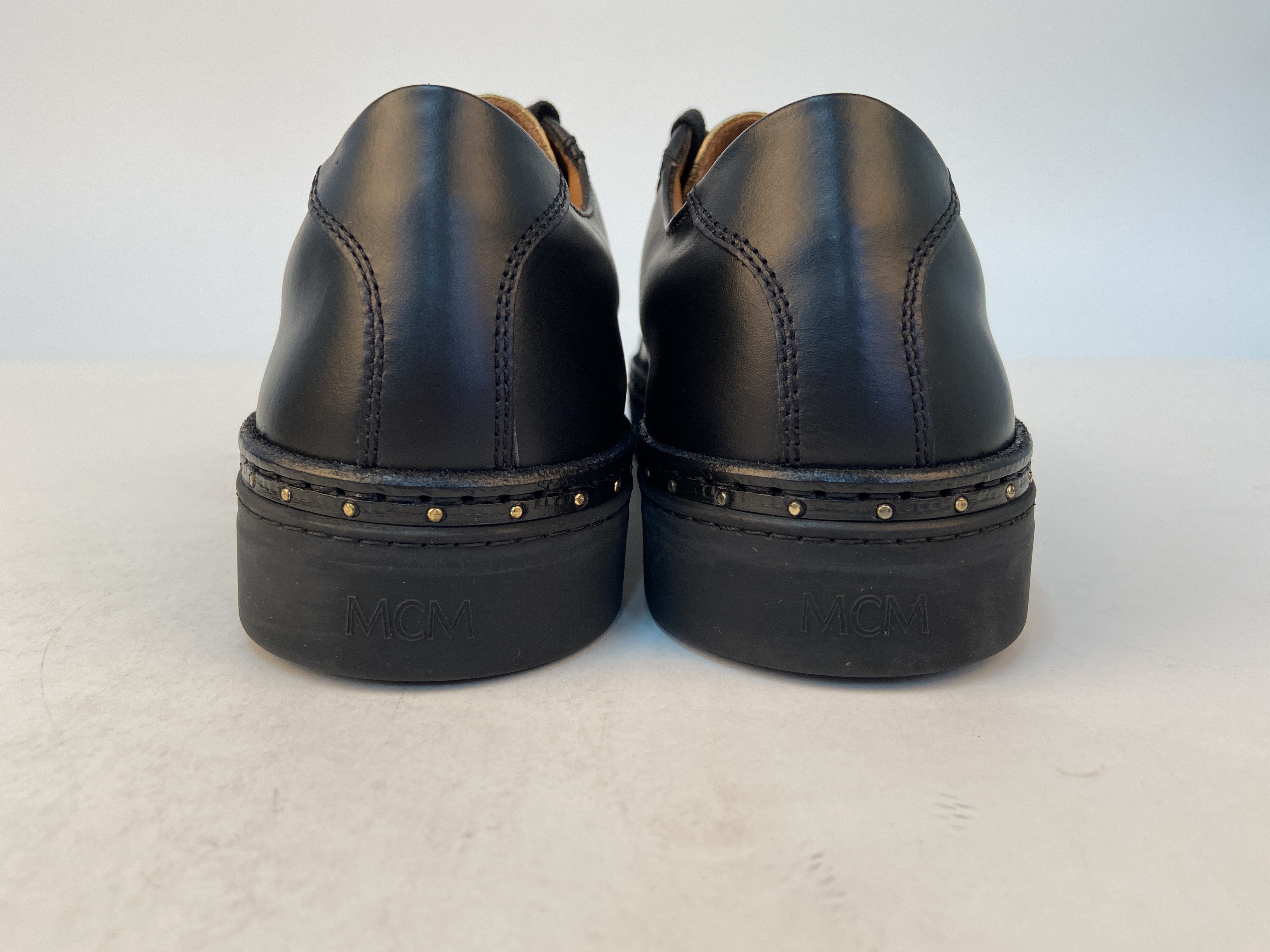 Mcm Logo Details Casual Sports Shoes In Black