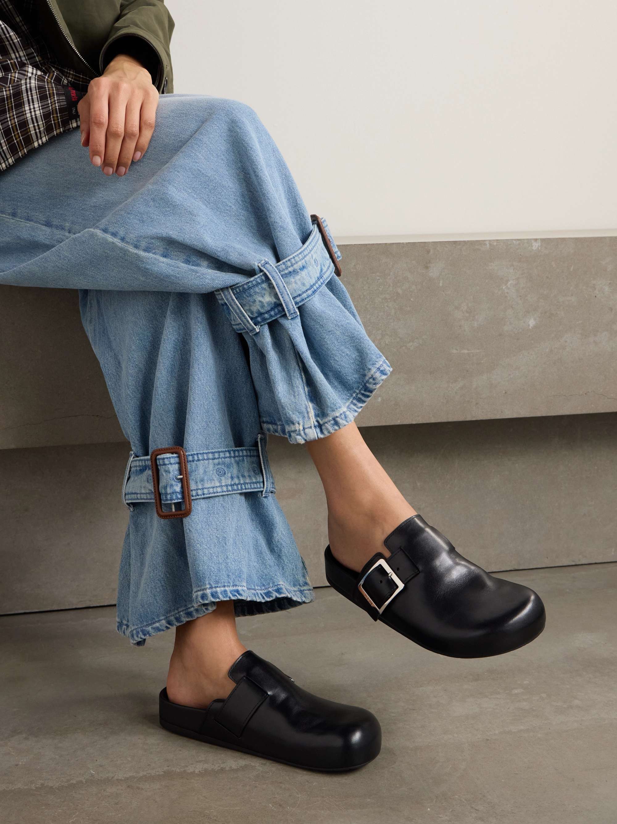 Loewe Ease Buckle Leather Clogs In Black