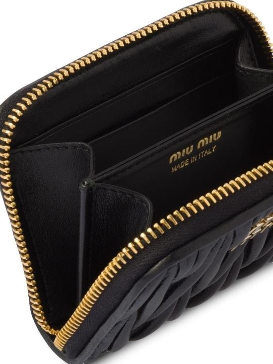 Miu Miu Zipper Wallet In Black