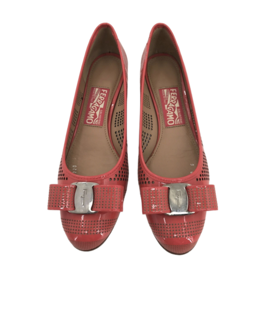 Ferragamo Logo Bow Ballet Shoes In Brown