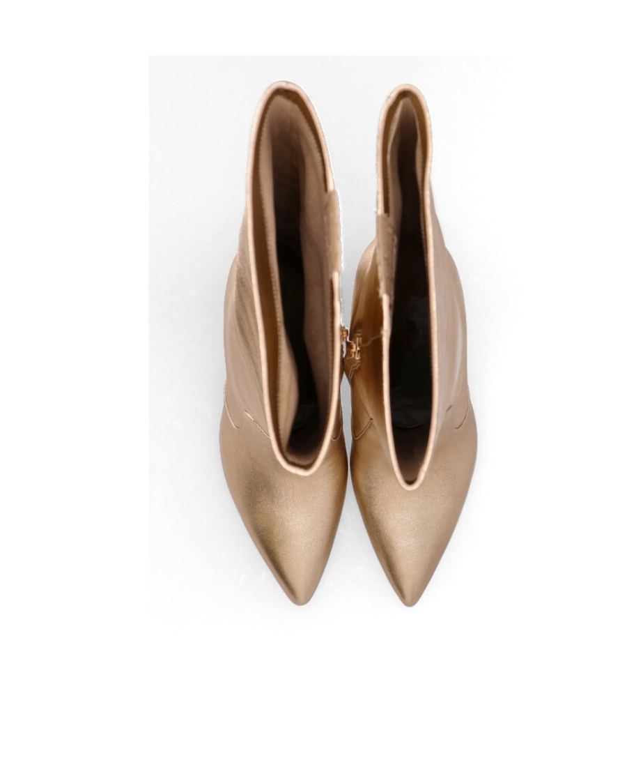 Michael Kors Pointed Boots In Nude