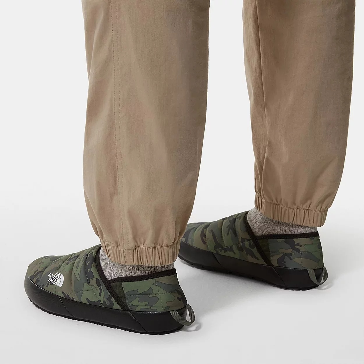 The North Face Green Thermoball Traction V Slippers In Black