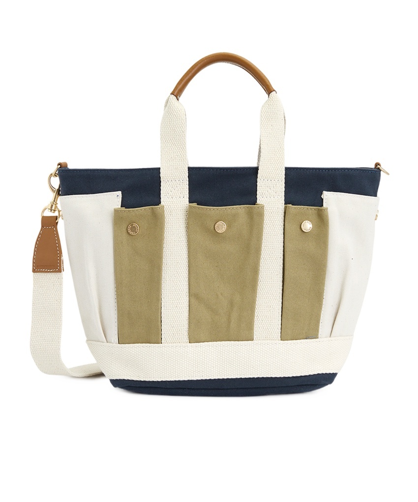 Vanessa Bruno Logo Multi-pocket Shoulder Bag In White