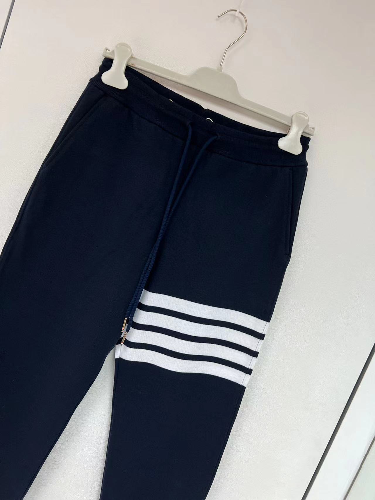Thom Browne Four Striped Sweatpants In Black