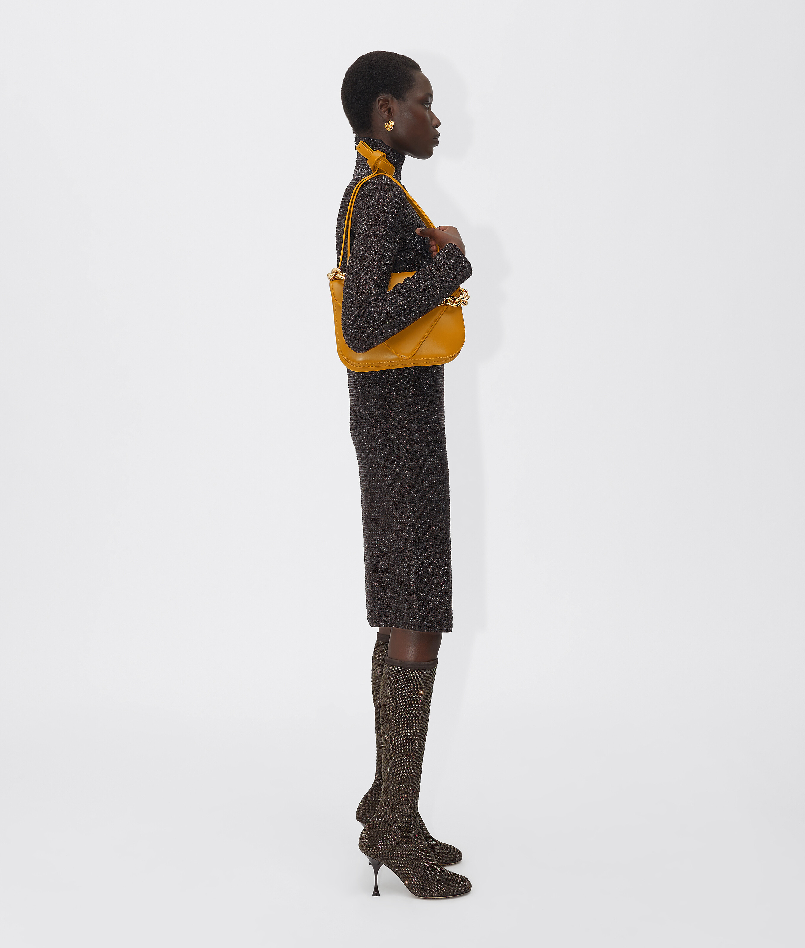 BOTTEGA VENETA MEDIUM MOUNT SHOULDER BAG