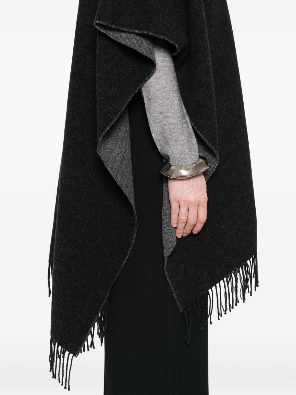 Fabiana Filippi Fringed V-neck Poncho In Black