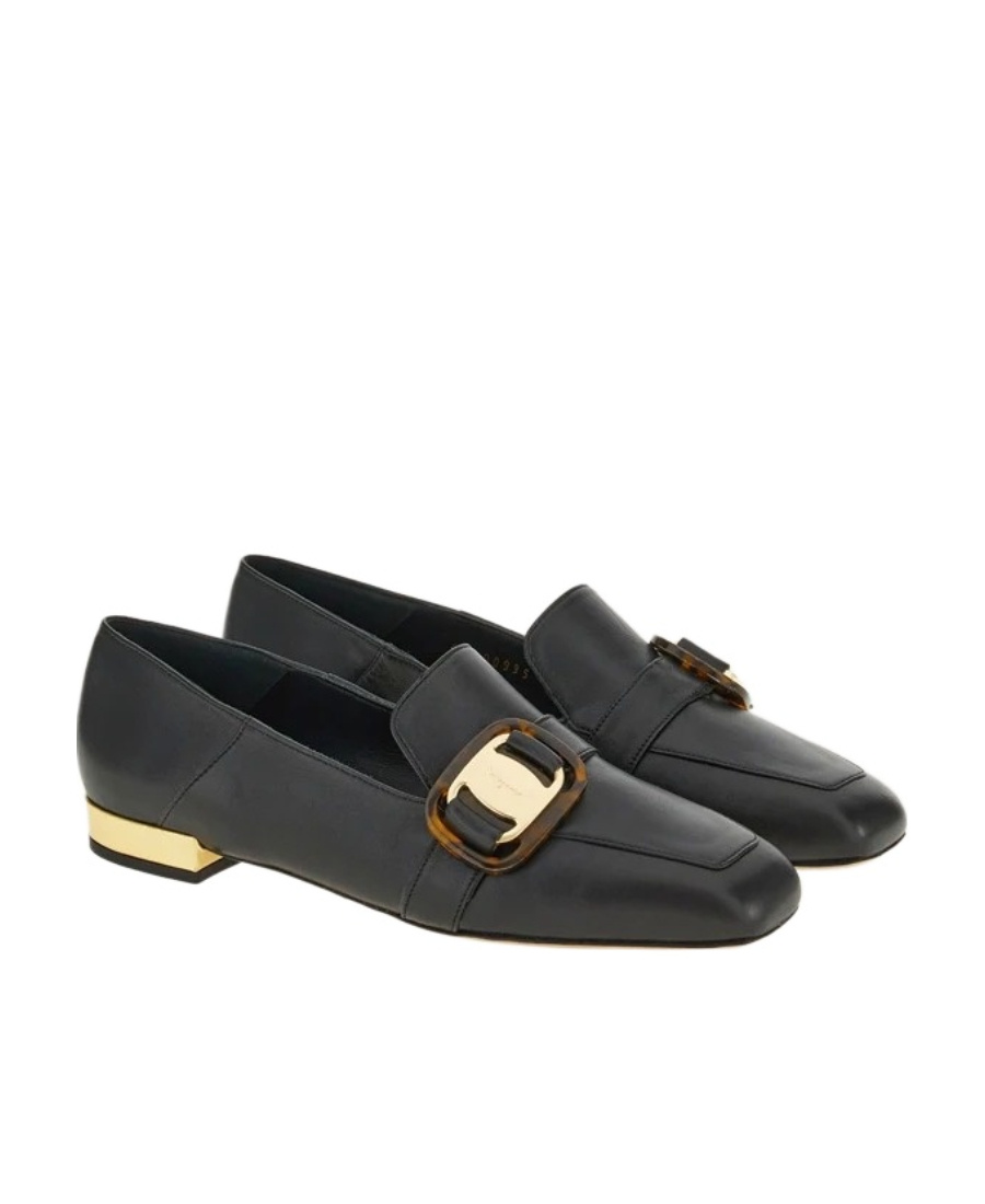 Ferragamo Logo-plaque Leather Loafers In Black