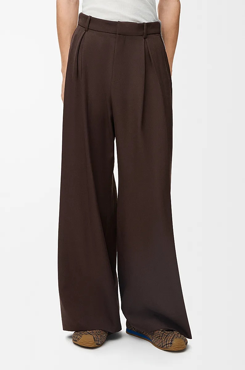 Loewe Pleated Elastic-waist Trousers In Brown