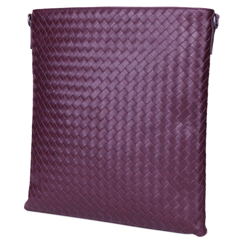 BOTTEGA VENETA ZIPPERED SHOULDER BAG