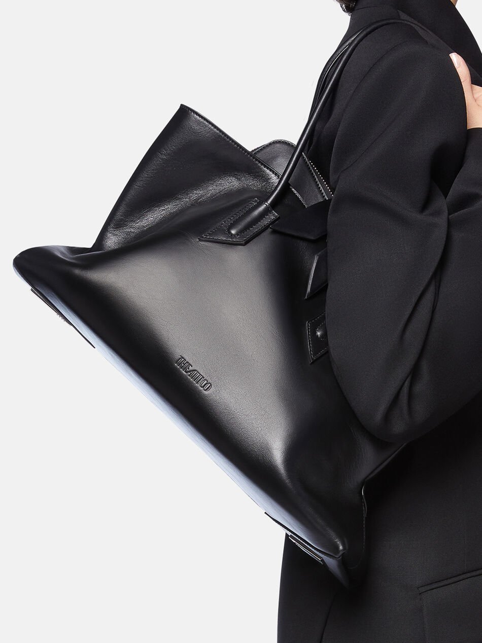 Attico La Passeggiata Medium Leather Shoulder Bag In Black