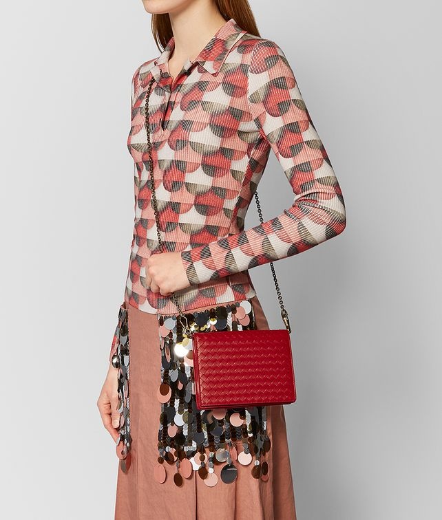 Bottega Veneta Chain Shoulder Bag In Red