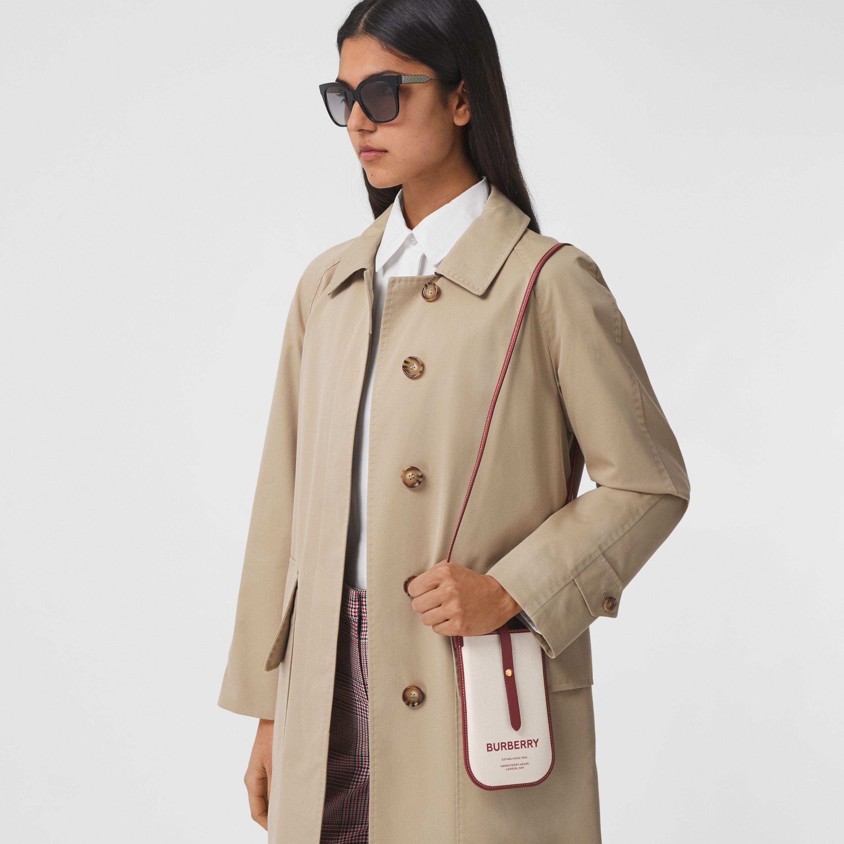 Burberry Horseferry Print Phone Case In Nude