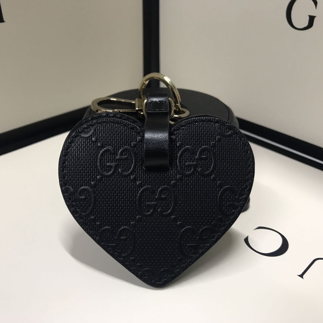 Gucci Heart-shaped Key Chain In Black