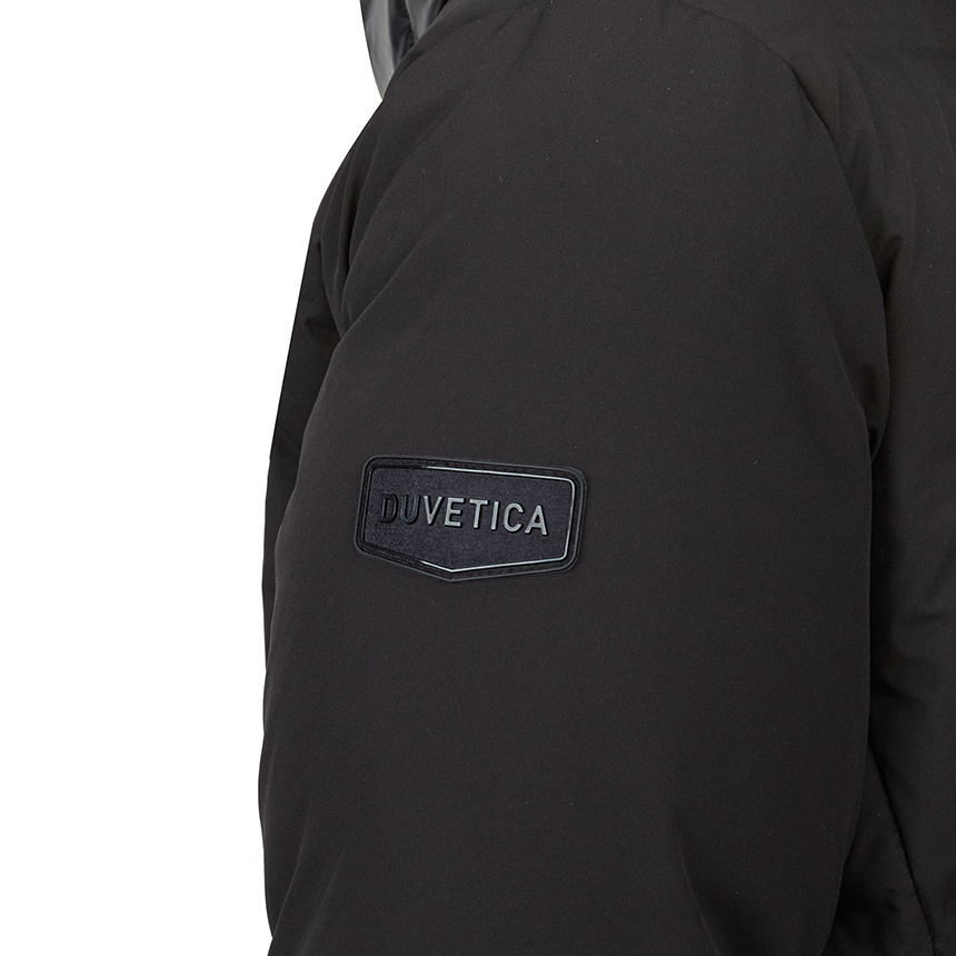 Duvetica Long-sleeved Hooded Down Jacket In Black