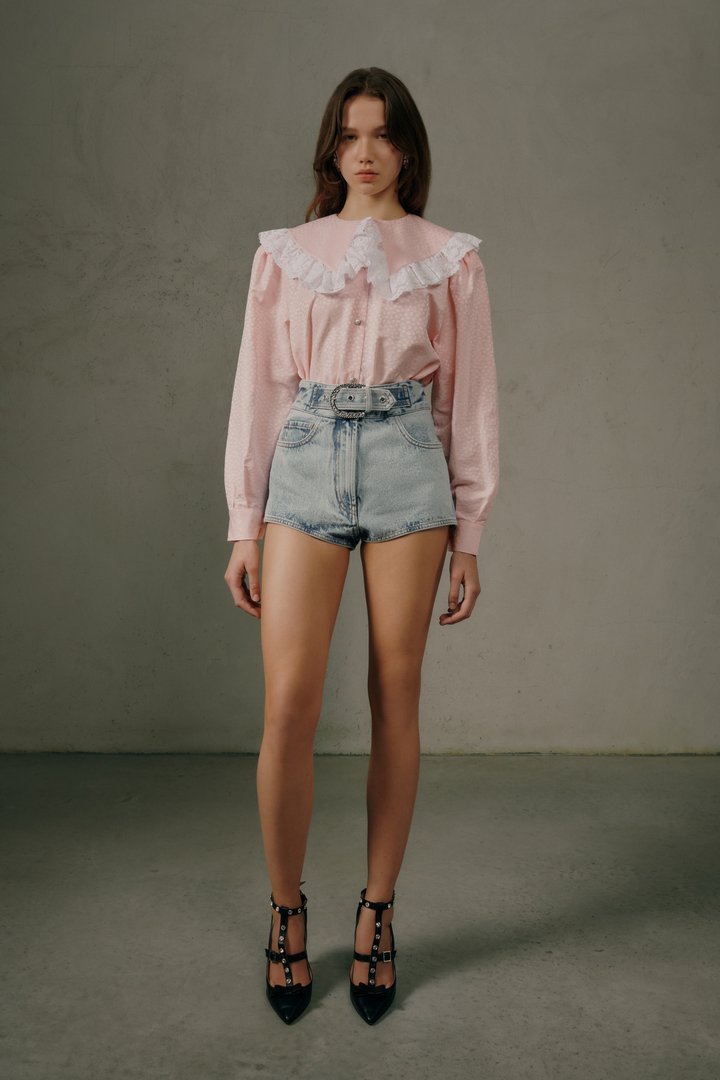 ALESSANDRA RICH BELTED DENIM SHORTS 