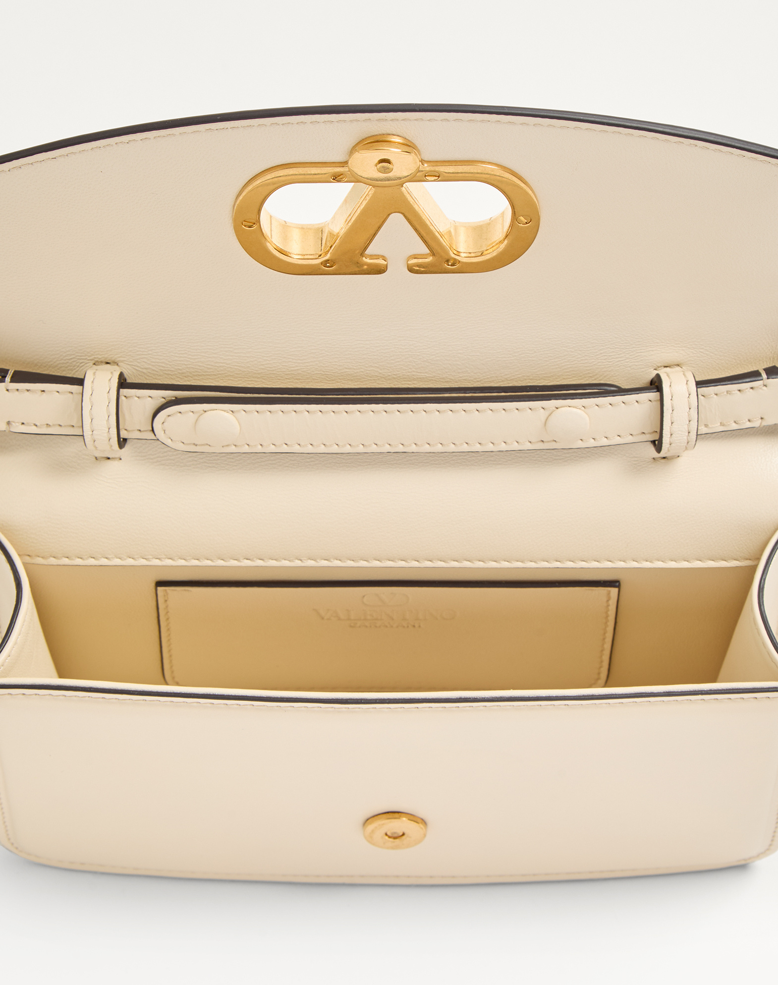Valentino Garavani Garavani Vain Clutch Bag In Shiny Calfskin Woman Butter Uni In Neutral
