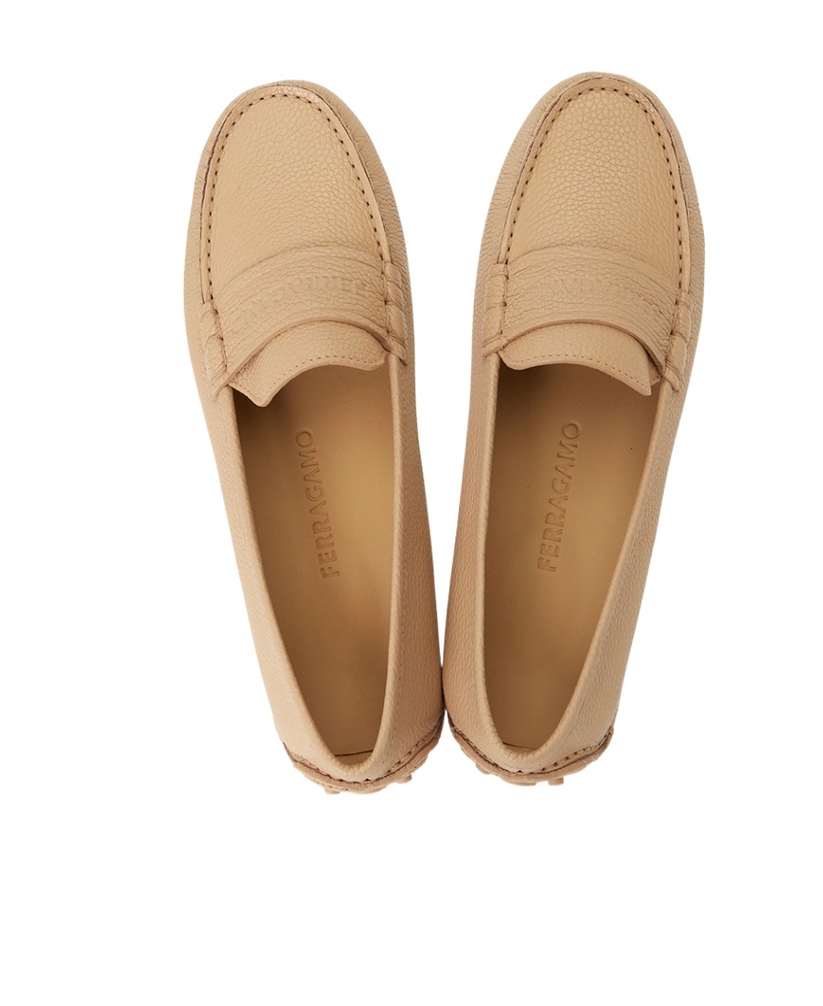 Ferragamo Logo Flat Shoes In Nude