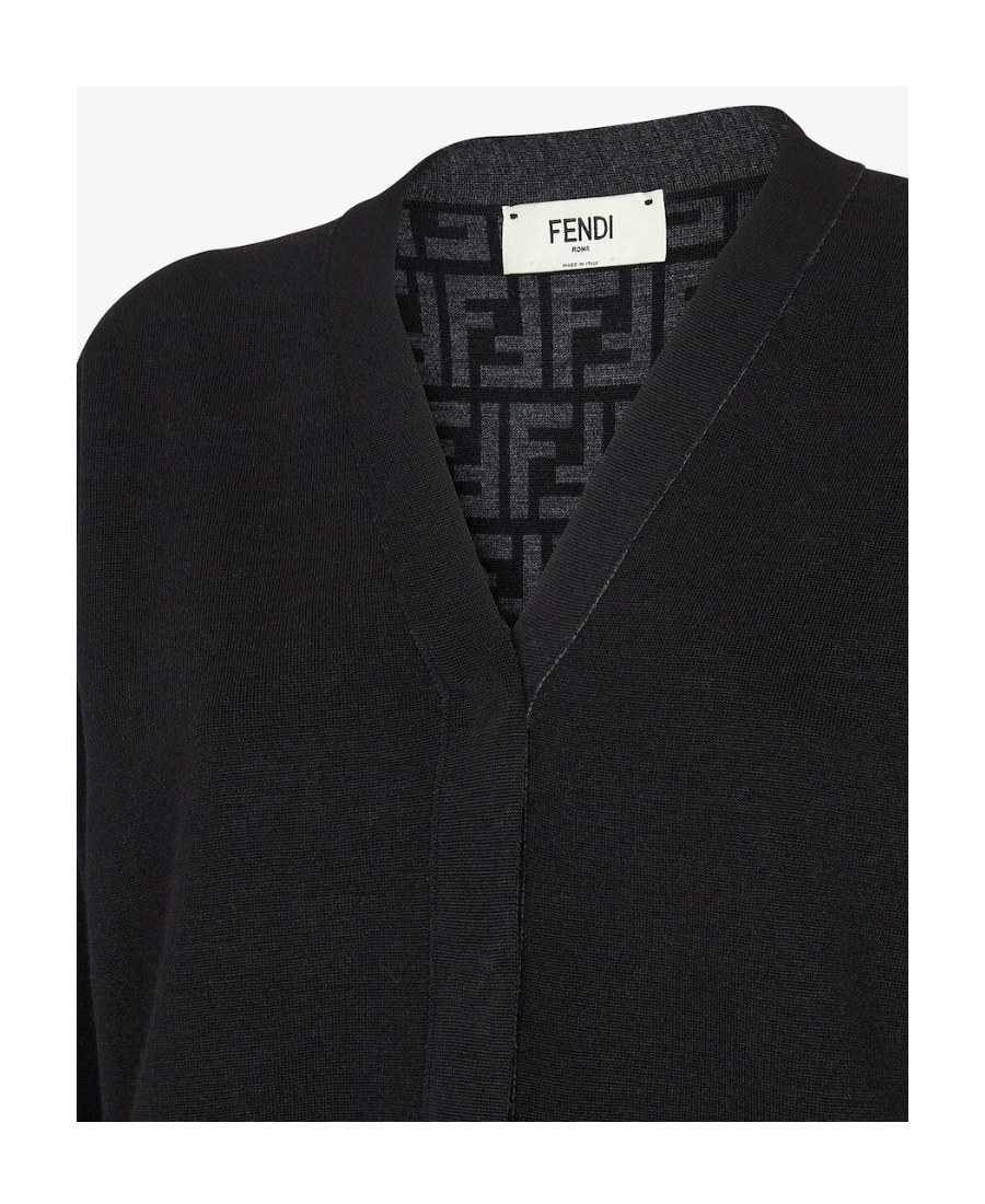 Fendi Logo Sweater In Black