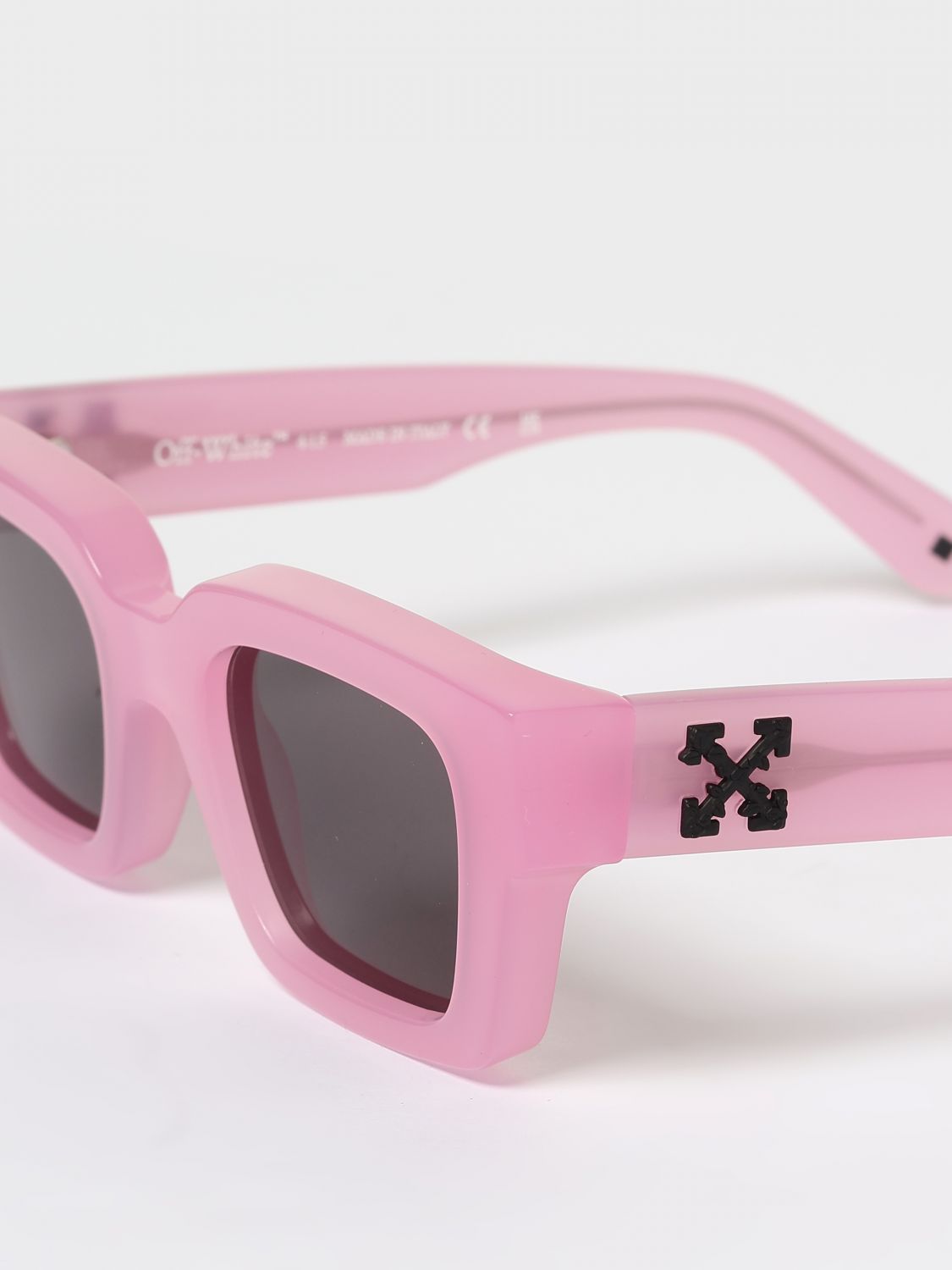 Shop Off-white Full Frame Sunglasses In Pink
