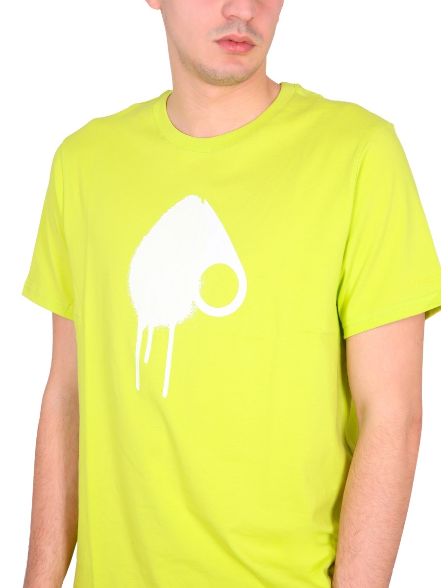 Moose Knuckles Logo-print Cotton T-shirt In Yellow