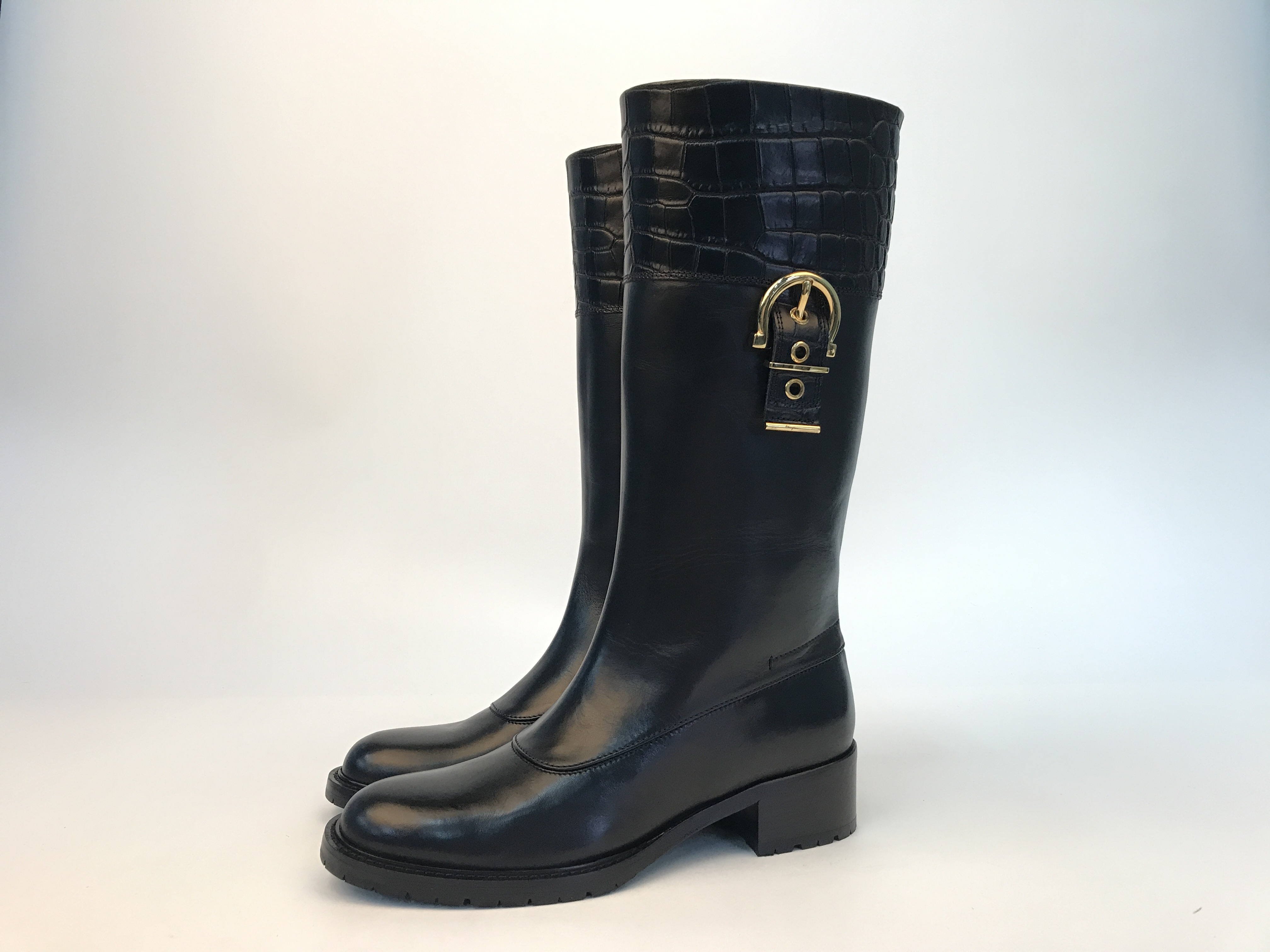 Ferragamo Metal Buckle Boots In Black