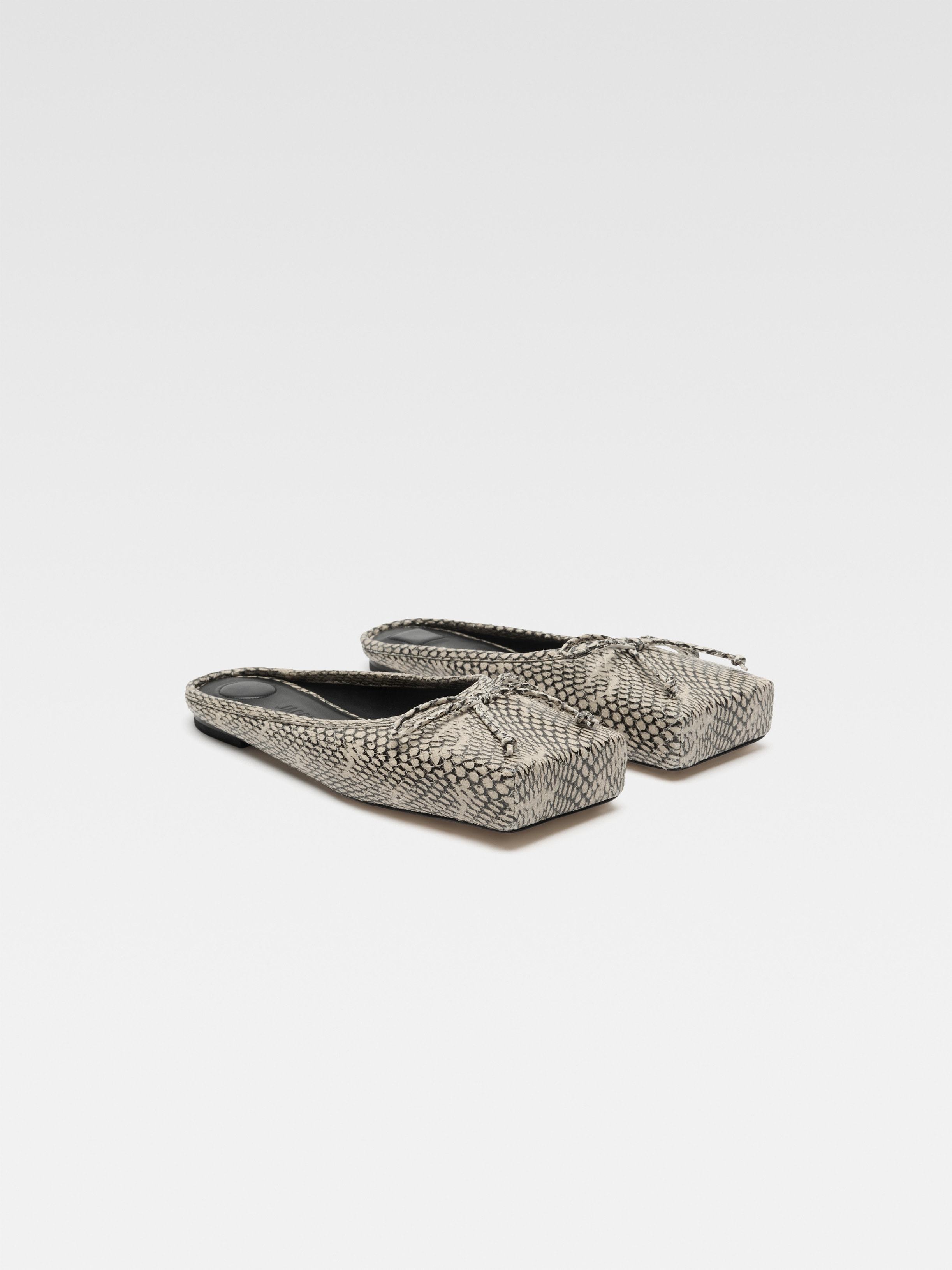 Jacquemus Les Mules Plates Ballet In Transparent