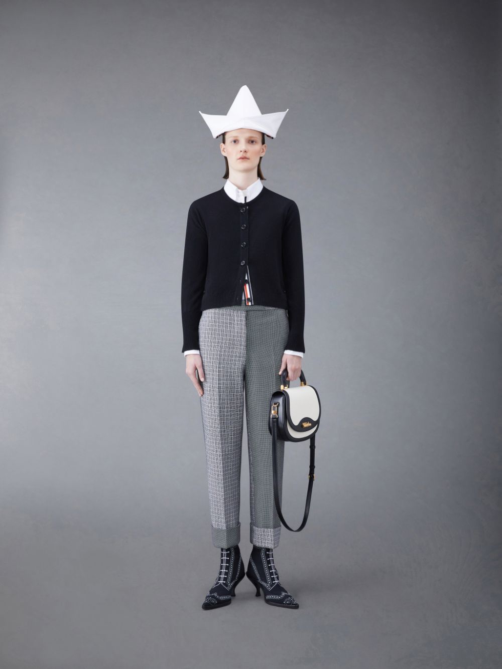 Thom Browne Cashmere Crew Neck Cardigan In Black