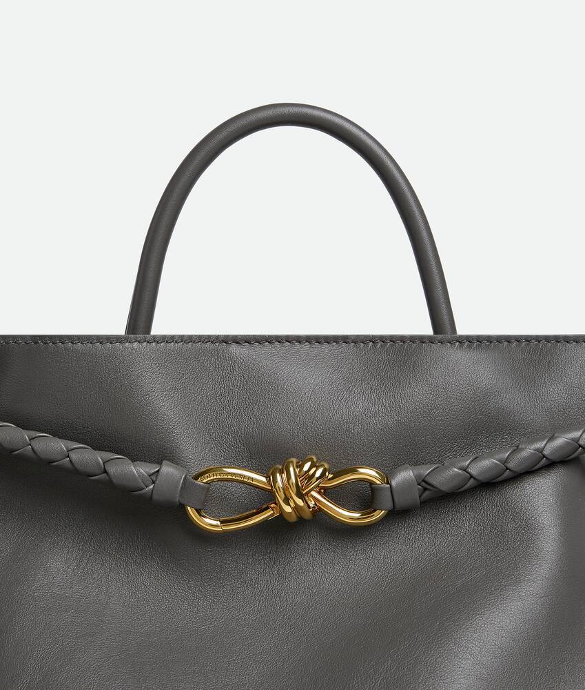 Bottega Veneta Large Andiamo Shoulder Bag In Black