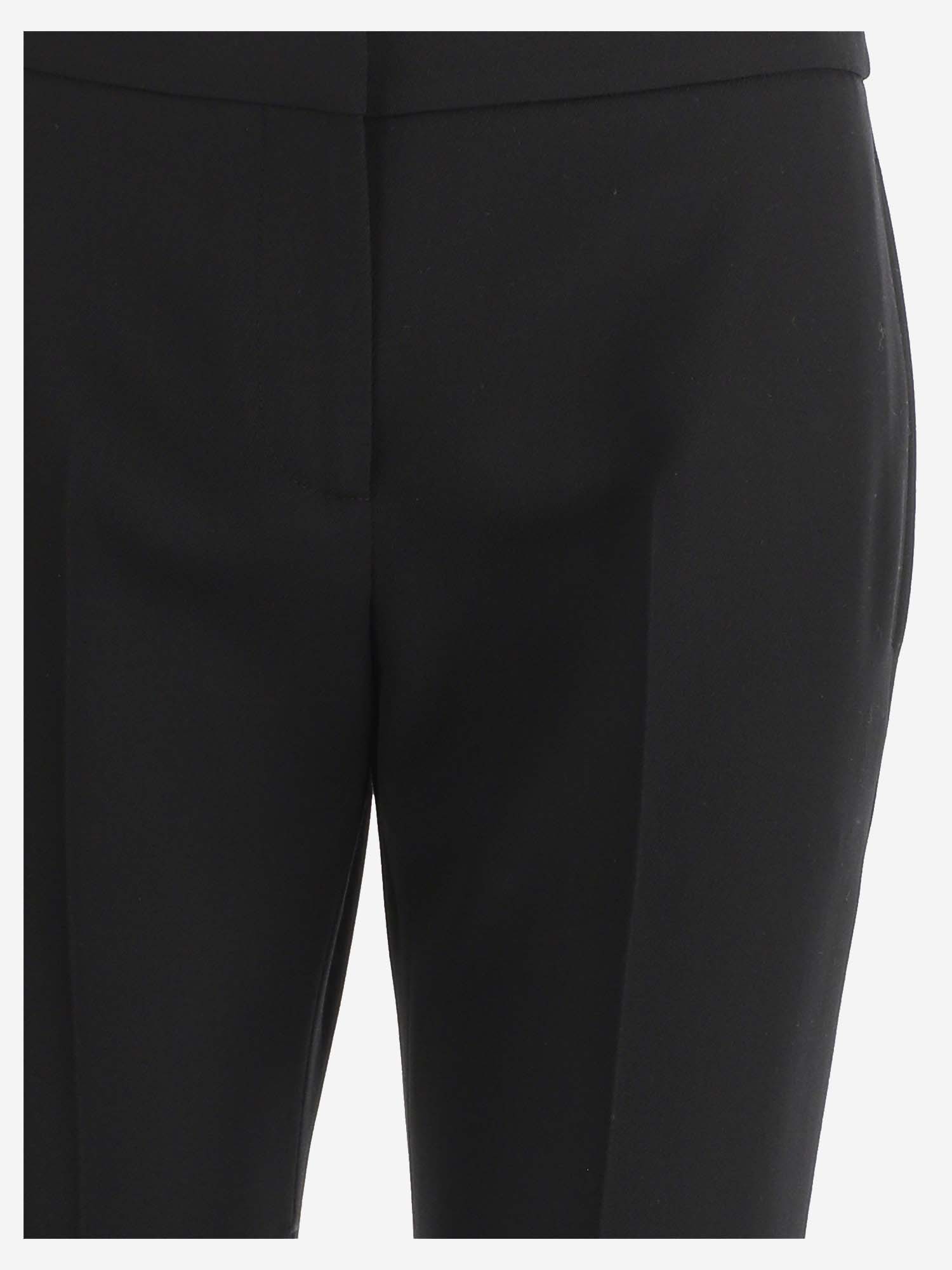 Alexander Mcqueen Tailored Cropped Trousers In Black