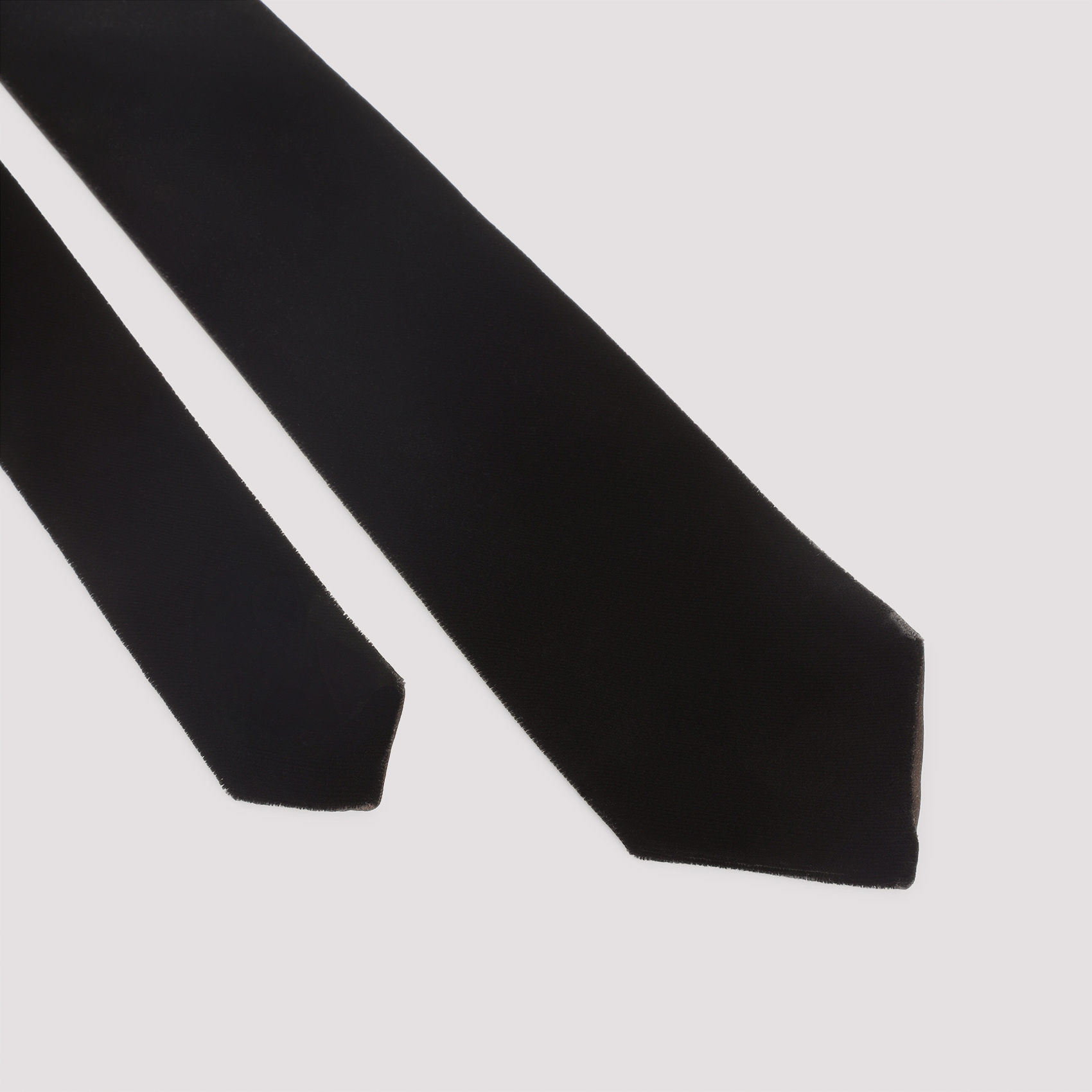 Giorgio Armani Smooth Texture Tonal Stitching Slim Tie In Black