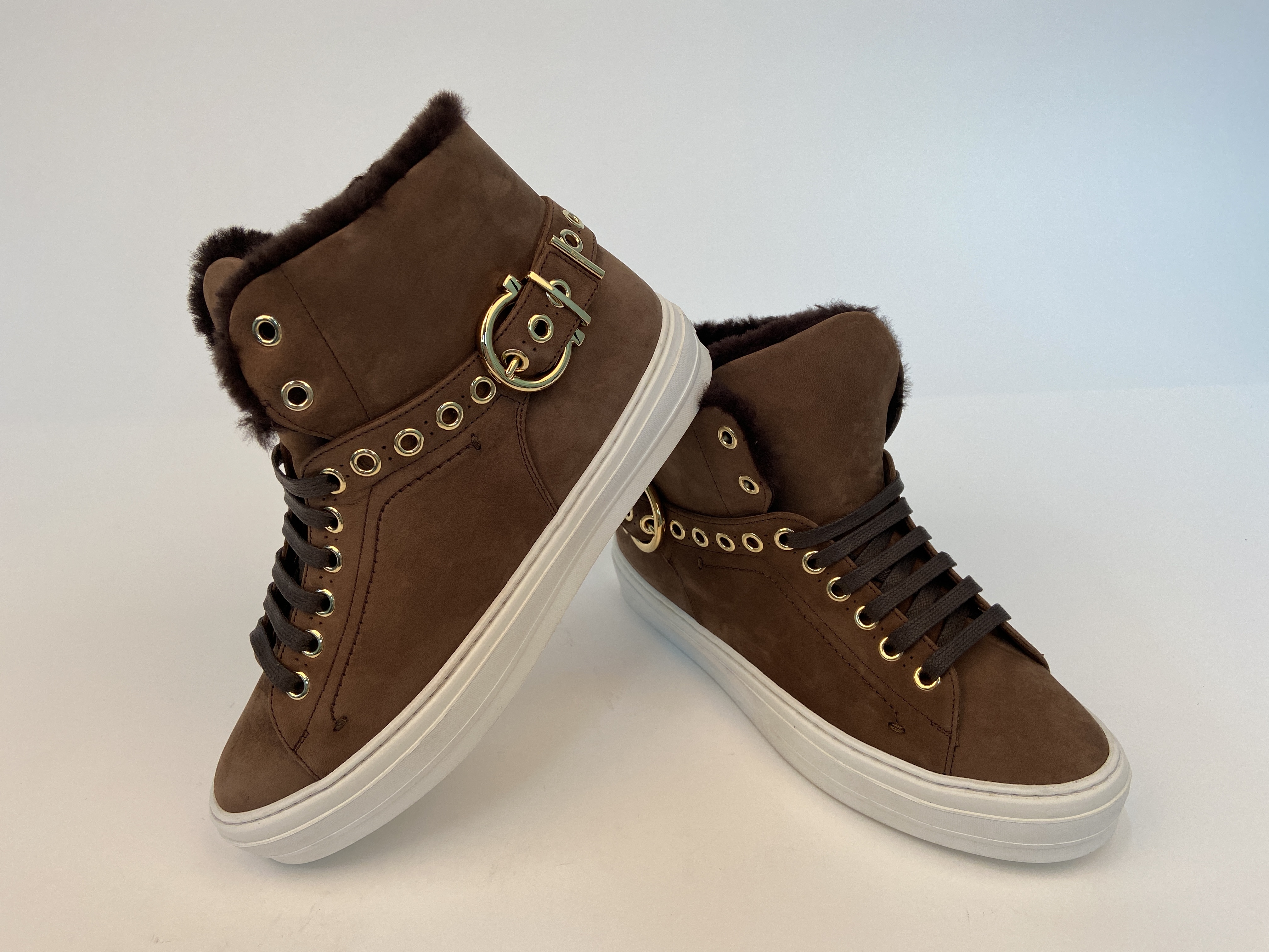 Ferragamo Logo Casual Sports Shoes In Brown