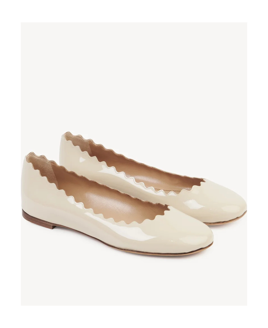 Shop Chloé Scallop-edge Ballet Flats In White