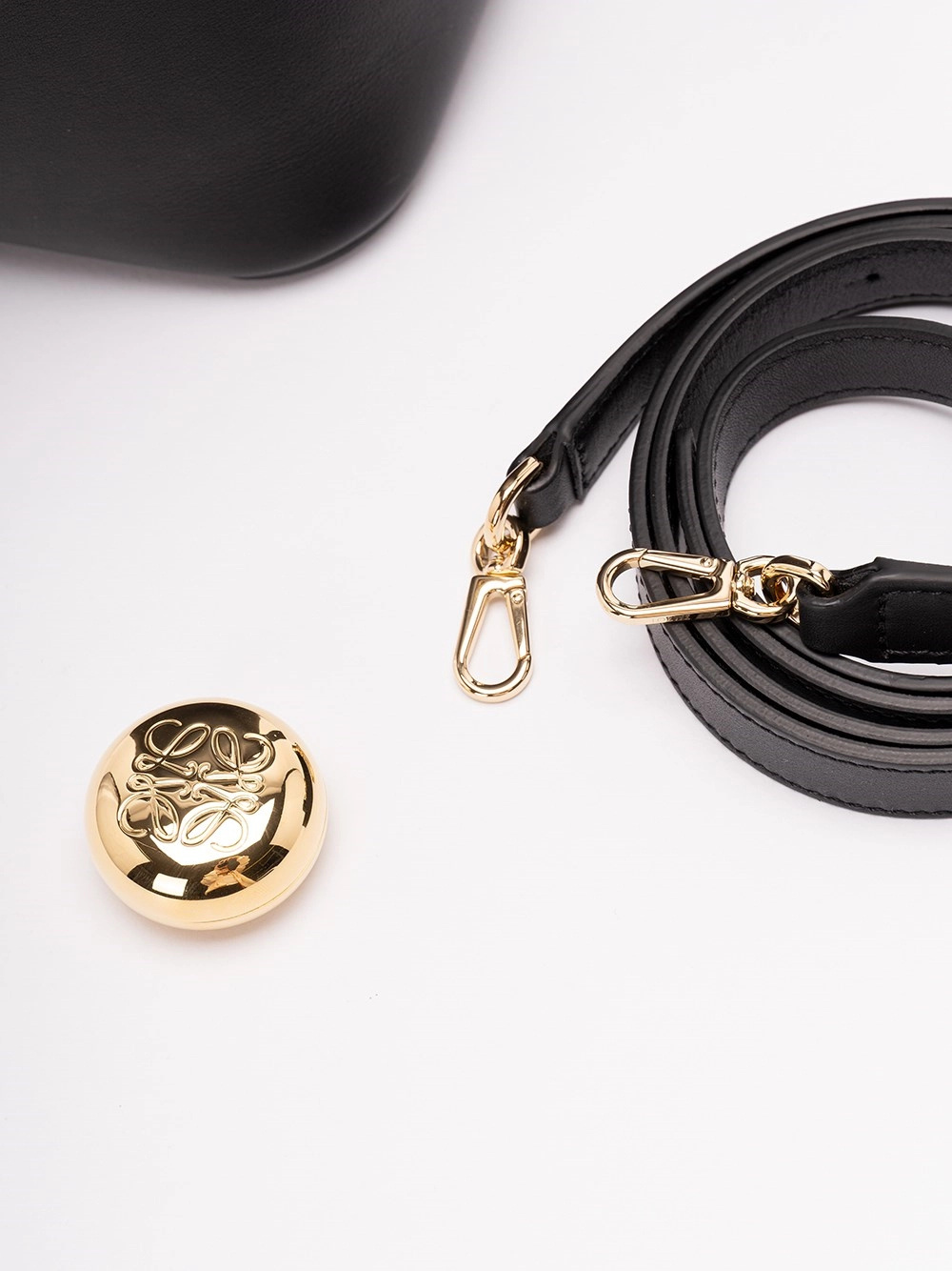 Loewe Pebble Bucket Shoulder Bag In Black