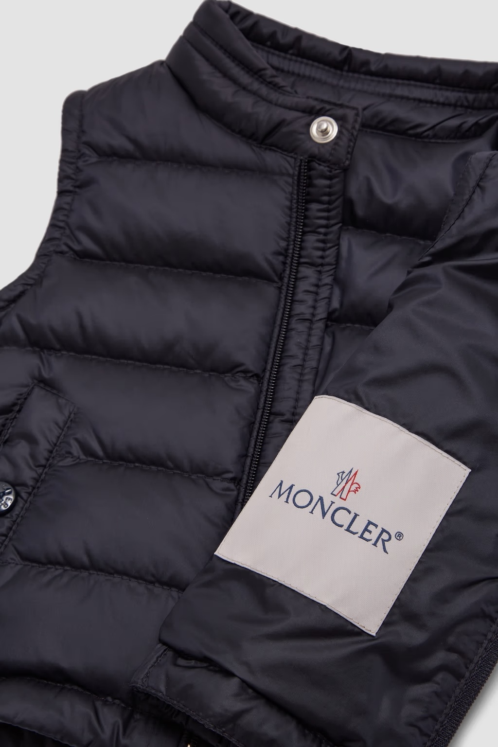 Moncler Elastic Waist Shorts In Blue